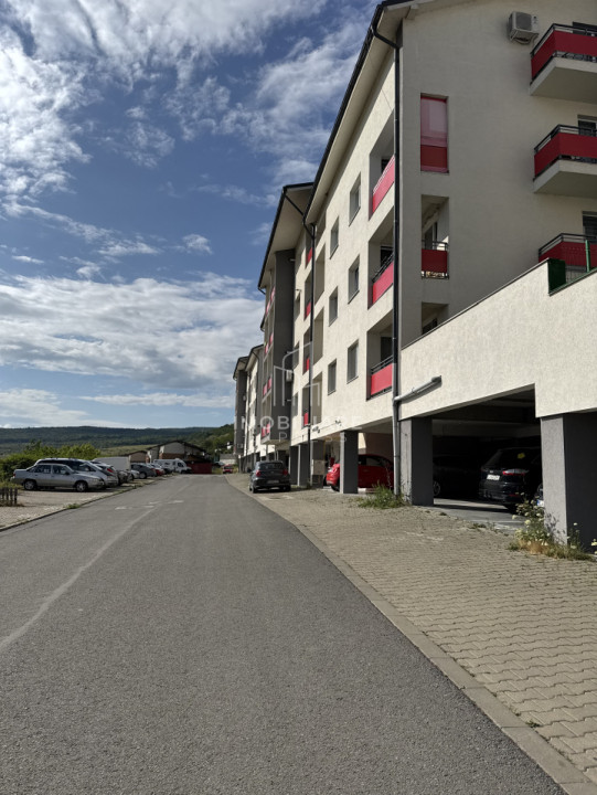 Apartament decomandat 56 mp , cu terasa de 120 mp - Baciu 