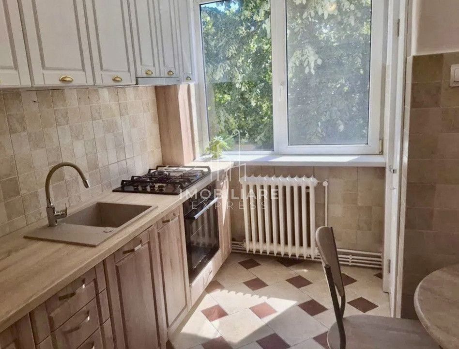 Apartament 3 camere aproape de FSEGA, FSPAC, DREPT