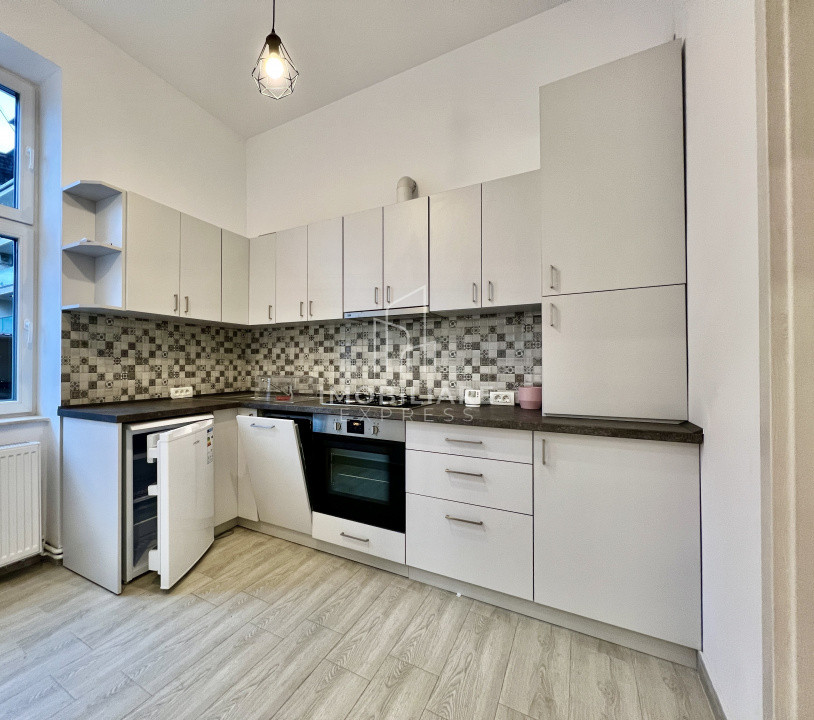 Spatiu 75mp , 2 bai, parter - strada Ploiesti - Centru