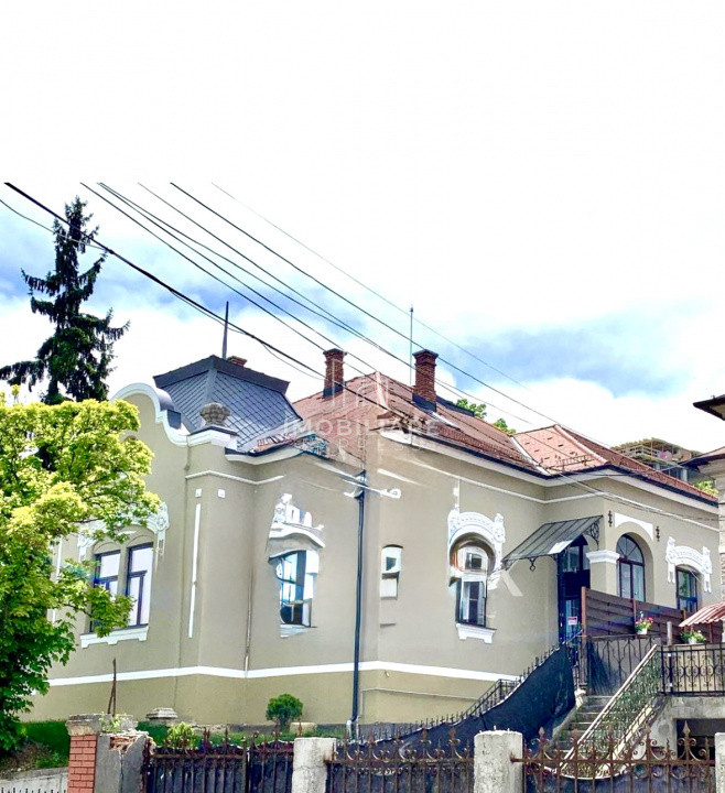 Vila interbelică cu 2000 mp teren - ultracentral