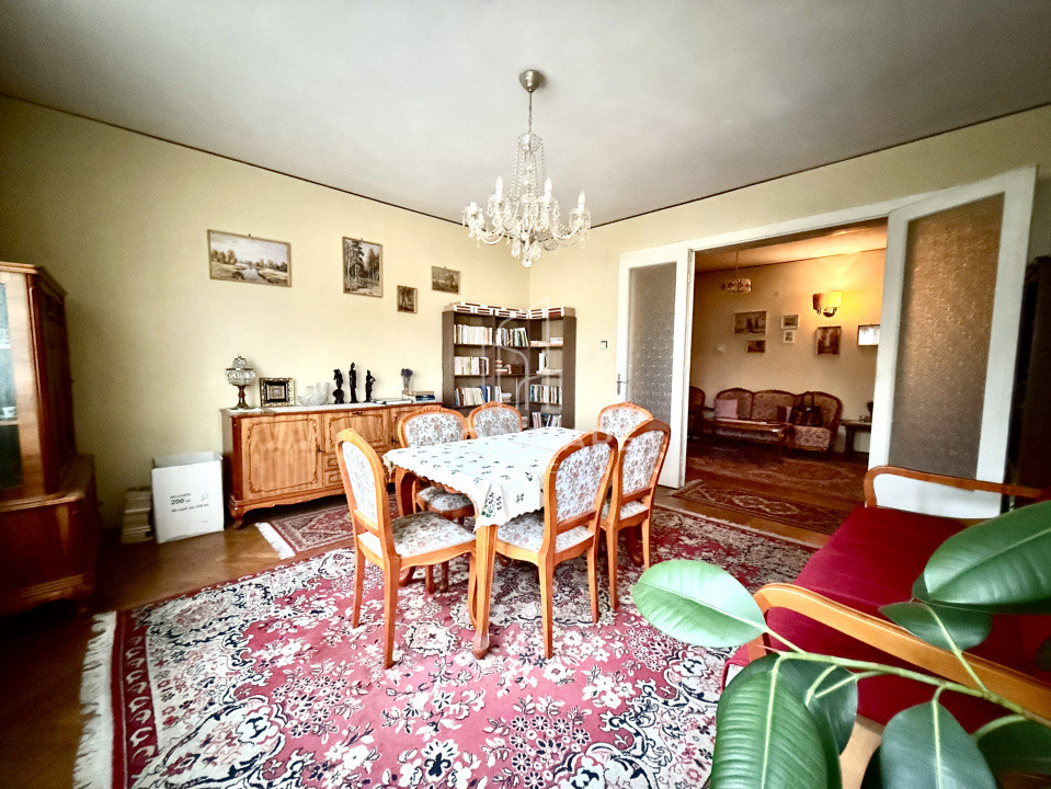 Apartament rar disponibil - 4 camere în Andrei Mureșanu–Piata Cipariu