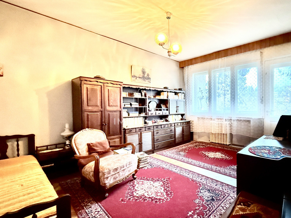 Apartament rar disponibil - 4 camere în Andrei Mureșanu–Piata Cipariu