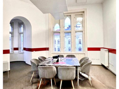 De inchiriat birou de 230 mp in centrul orasului