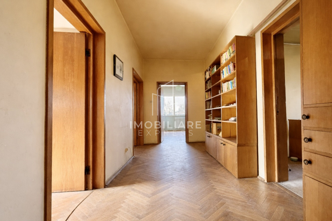 Apartament foarte spațios  | Garaj in clădire | Curte