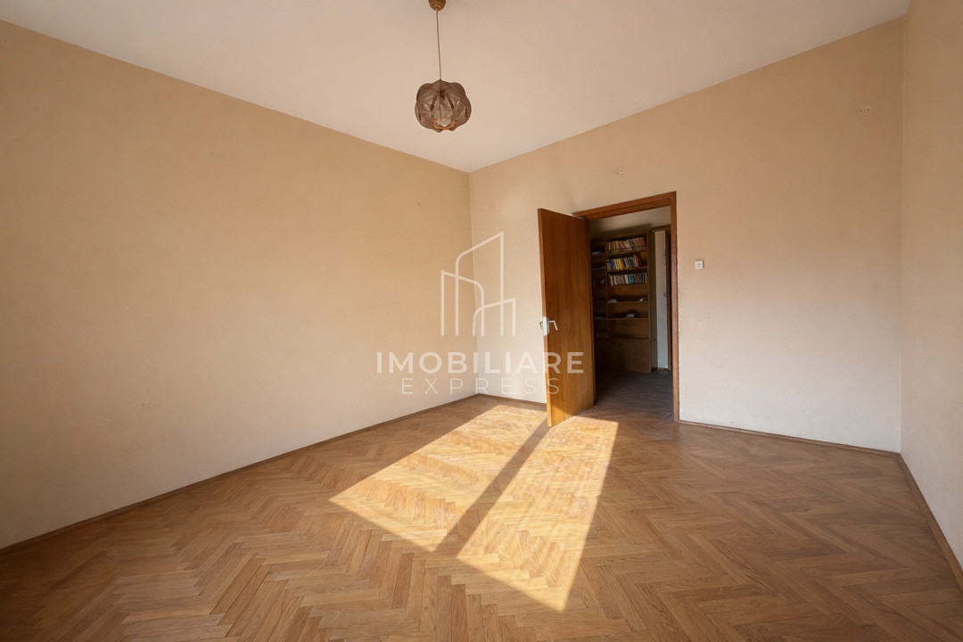 Apartament foarte spațios  | Garaj in clădire | Curte