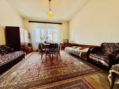 Apartament 2 Decomandat, situat Central, Parcare Privata, Liber.
