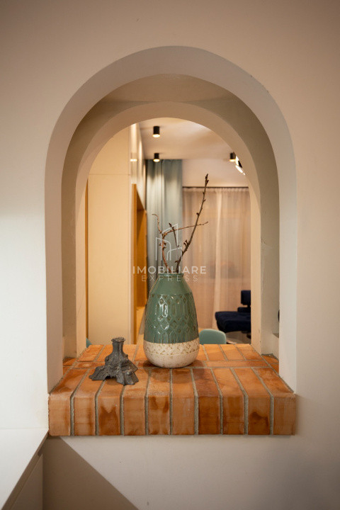 Apartament/casă cu terasă proprie - Semicentral - Scala Center