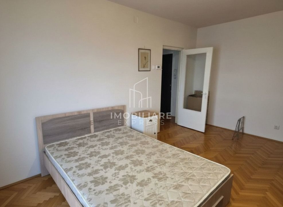 Garsonieră decomandată, libera, 40 mp, Dorobanților.