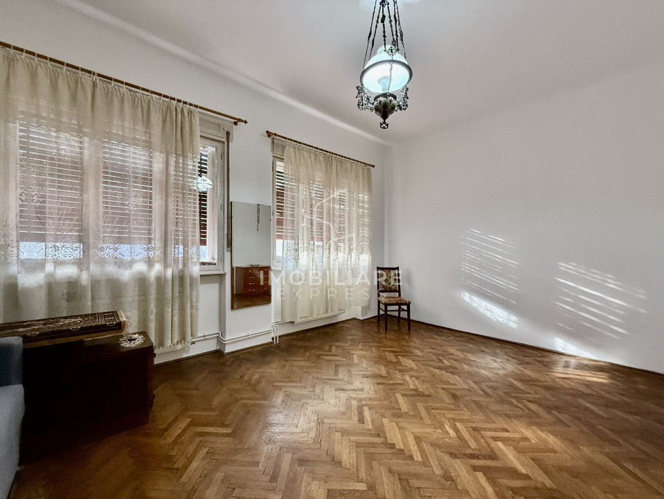 Parter în vilă interbelică | Lângă Parcul Central