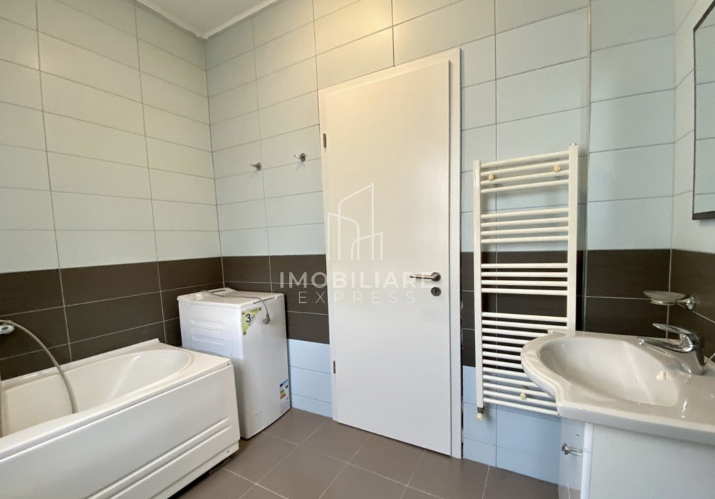 OPORTUNITATE!!! Apartament 3 camere în vilă cu parcare! 