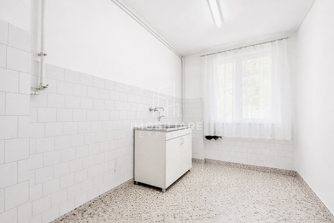 Apartament liber cu 2 camere , Semicentral 