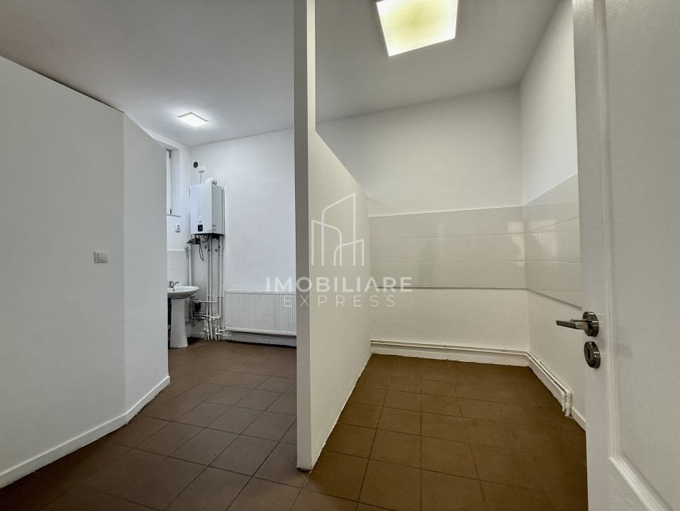 Spațiu comercial stradal de închiriat | Central