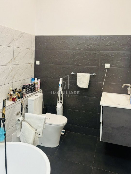 Apartament Complet Renovat cu Parcare Piața Unirii-Cluj-Napoca