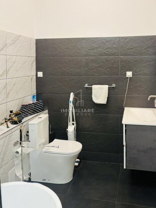 Apartament Complet Renovat cu Parcare Piața Unirii-Cluj-Napoca