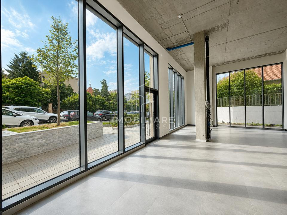 Spațiu comercial, 92 mp, Chiriaș activ, Poziție Centrala