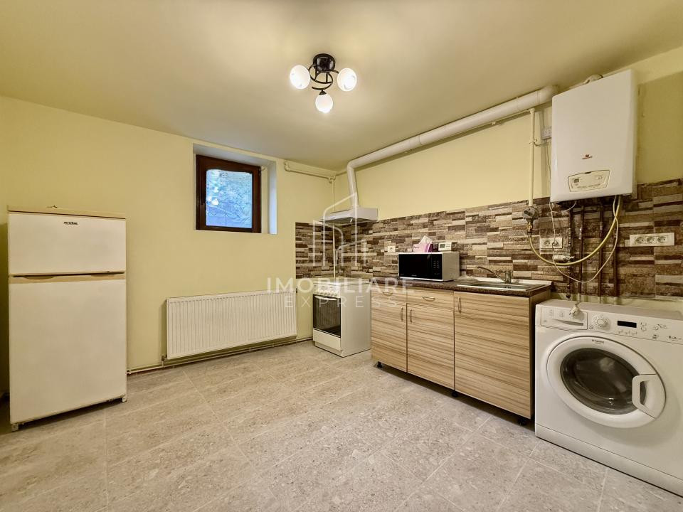 Apartament demisol 2 camere Hasdeu Ideal investiție Campus studențesc 