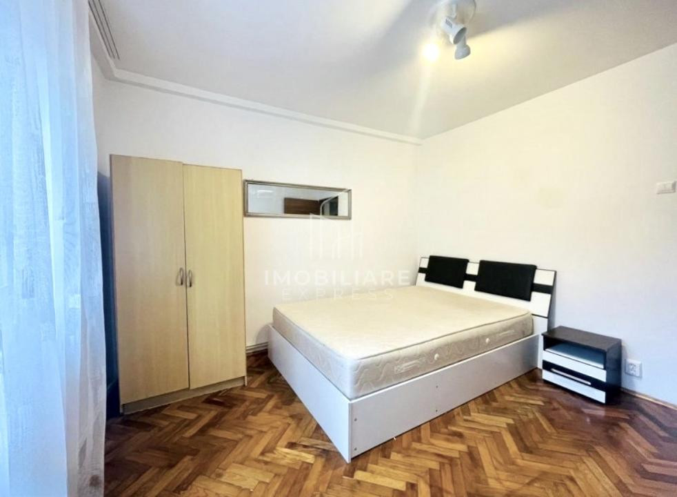 Apartament 3 decomandate , piața Zorilor 
