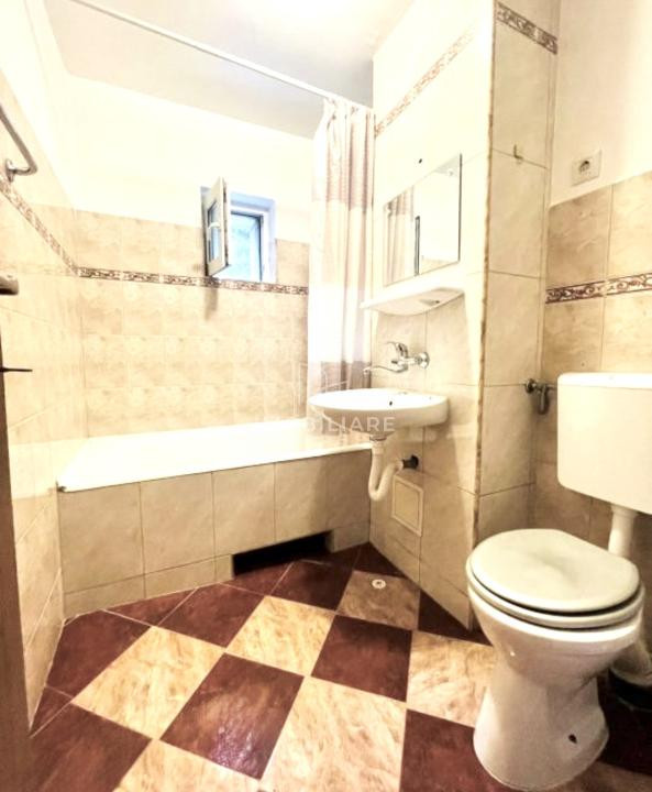 Apartament 3 decomandate , piața Zorilor 