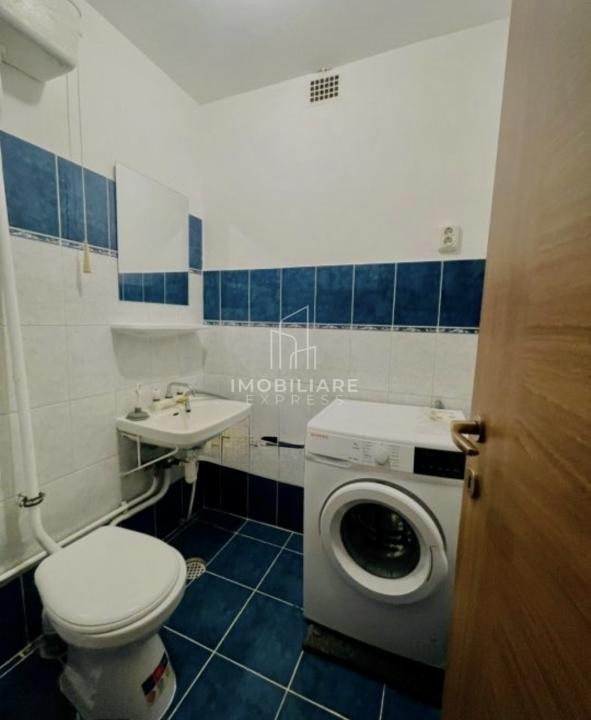 Apartament 3 decomandate , piața Zorilor 
