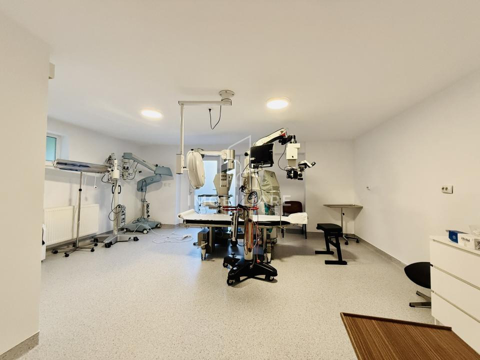 Cabinete medicale , cu acces la sală de intervenții chirurgicale 
