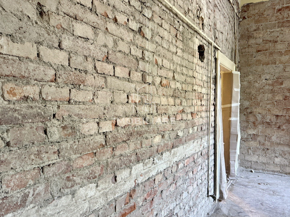 Apartament 112 mp cu 4 camere Central-Pregatit Renovare