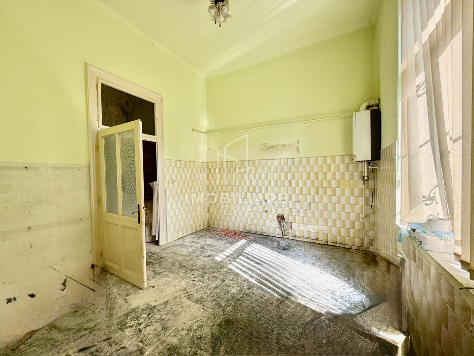Apartament 112 mp cu 4 camere Central-Pregatit Renovare