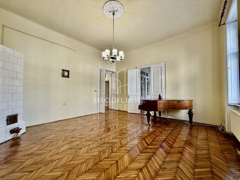 Apartament spațios în vilă, zona centrală – P-ța Mihai Viteazul, Cluj-Napoca