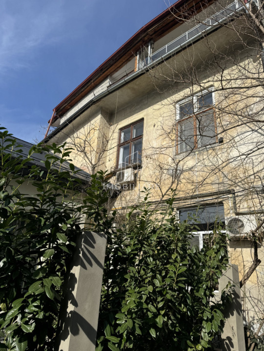 Spațiu ideal pentru birouri sau cabinete – zonă centrală, P-ța Mihai Viteazul