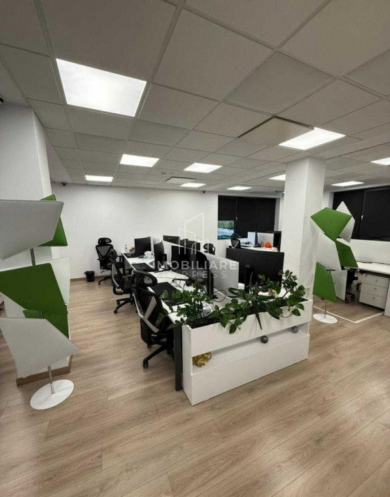 Spatiu birouri ultrafinisat 900mp +18 parcări ,  Europa