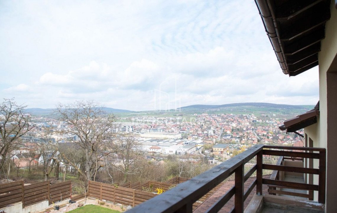 Vila cu 4 camere si piscină , Gruia  