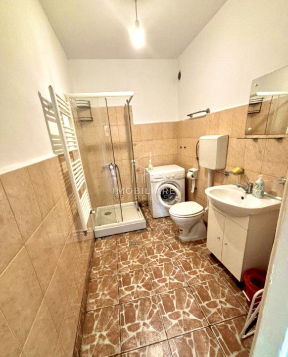 Imobil cu 2 apartamente , in inima Clujului - piața  Muzeului - Centru