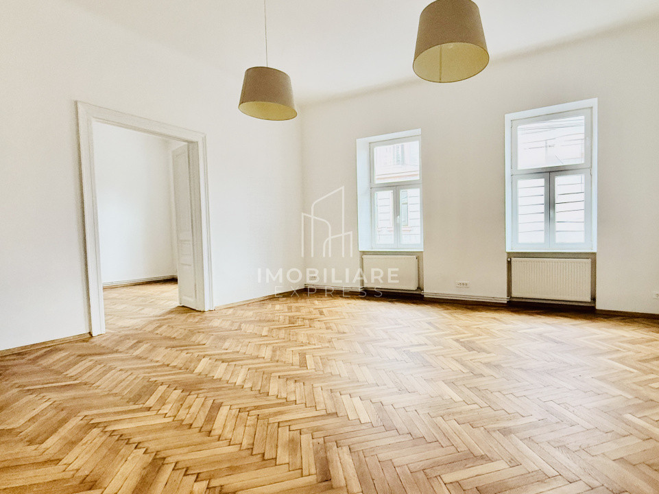 Casa Renovata Recent   - Libera - Centru 
