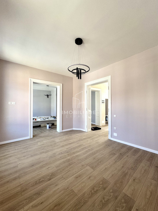 Apartament pentru sedii firme / birouri - Renovat ,  Centru 