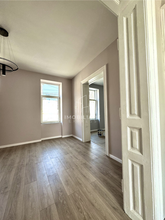 Apartament pentru sedii firme / birouri - Renovat ,  Centru 